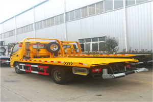 井庄附近拖车救援搭电